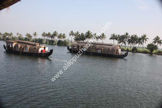 canal in alappuzha 